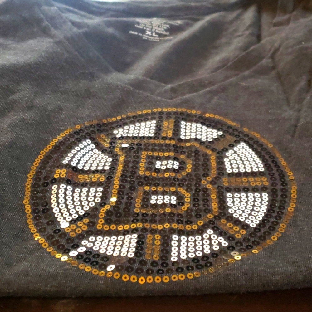 Women's X-large Boston Bruins sequin t-shirt